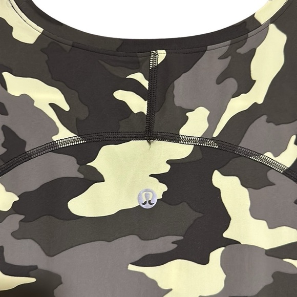Lululemon Women's Shirts UVP Run Short Sleeve Shirt Camo Size XS - Picture 6 of 8